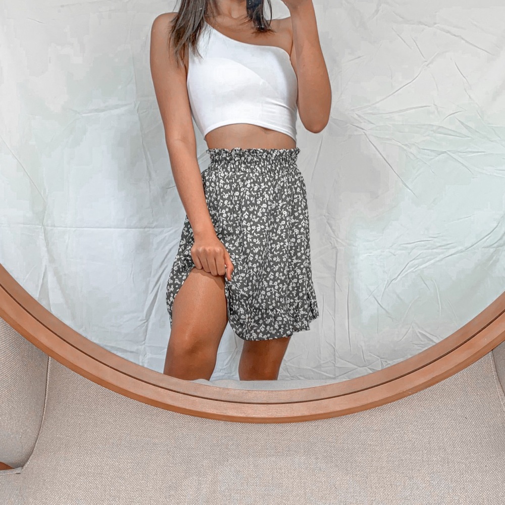 White One shoulder Cropped Top